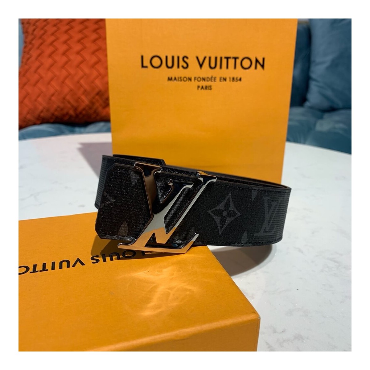 Louis Vuitton Monogram Eclipse LV Initiales 40mm Reversible M9043U