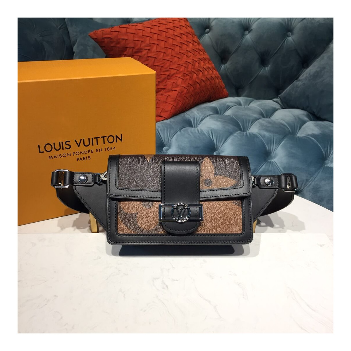 Louis Vuitton Bumbag Dauphine M67696