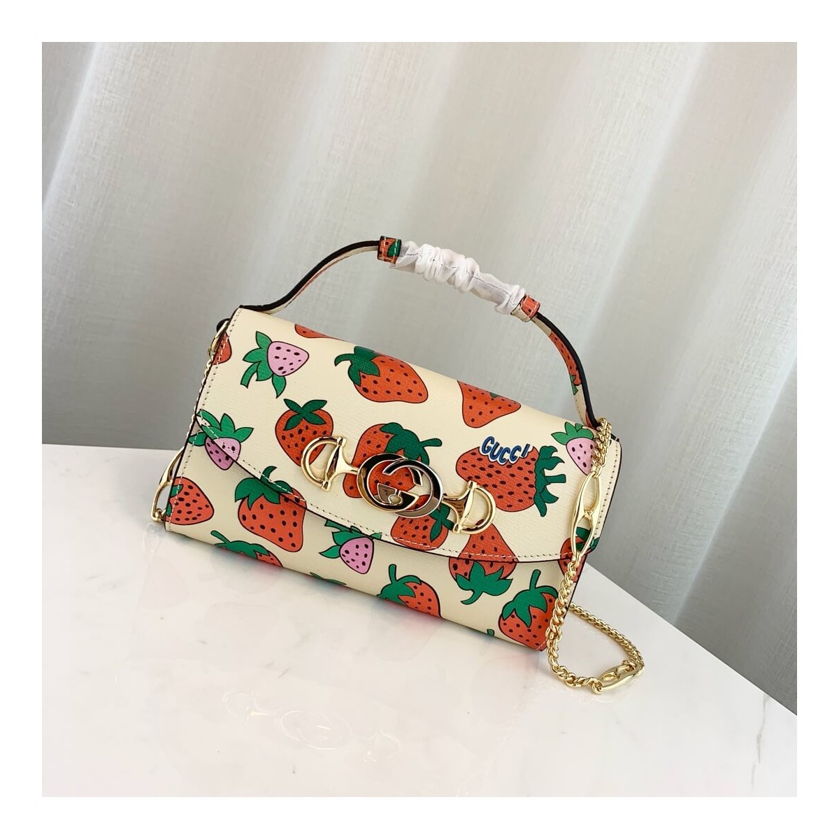 Gucci Zumi Strawberry Print Mini Bag 564718