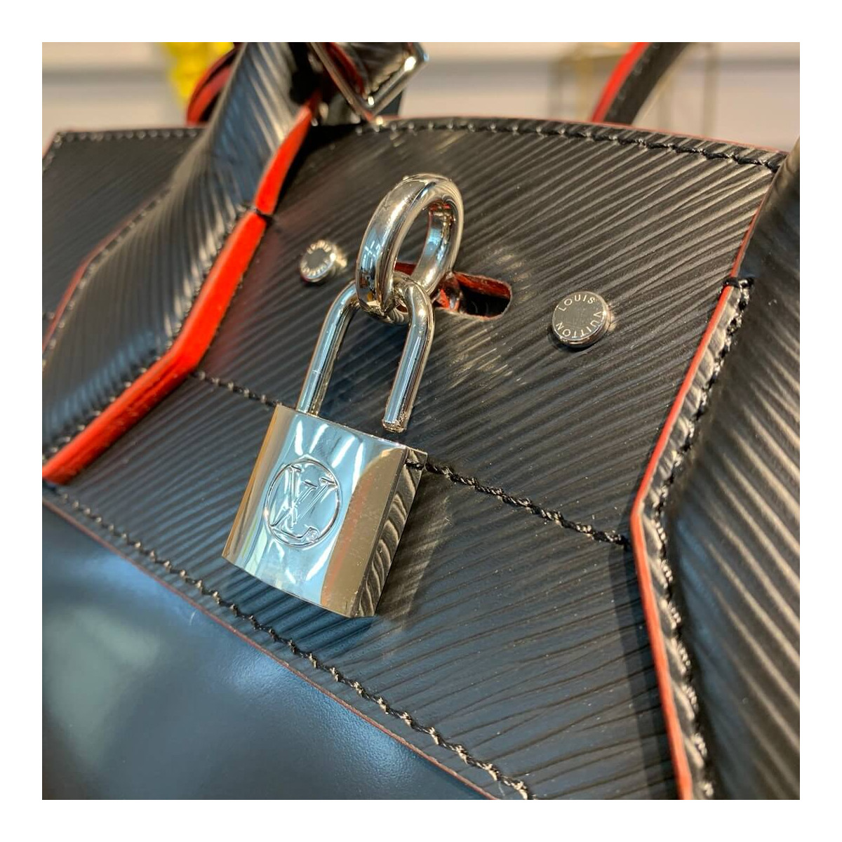 Louis Vuitton City Steamer PM M42525