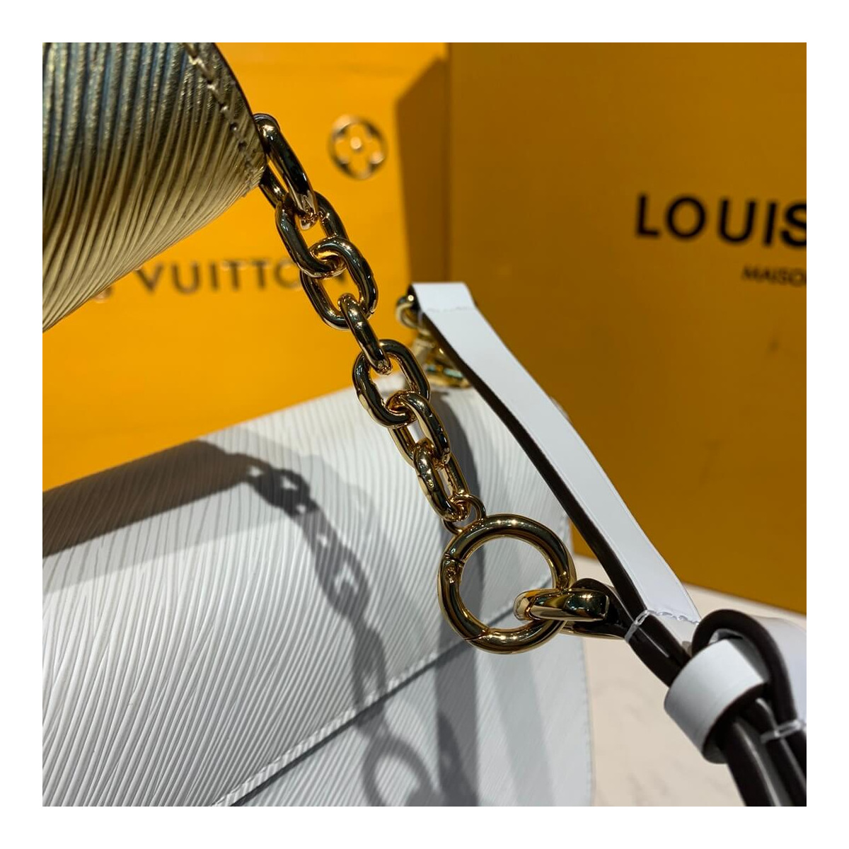 Louis Vuitton Twist MM And Twisty M55683 White/Gold