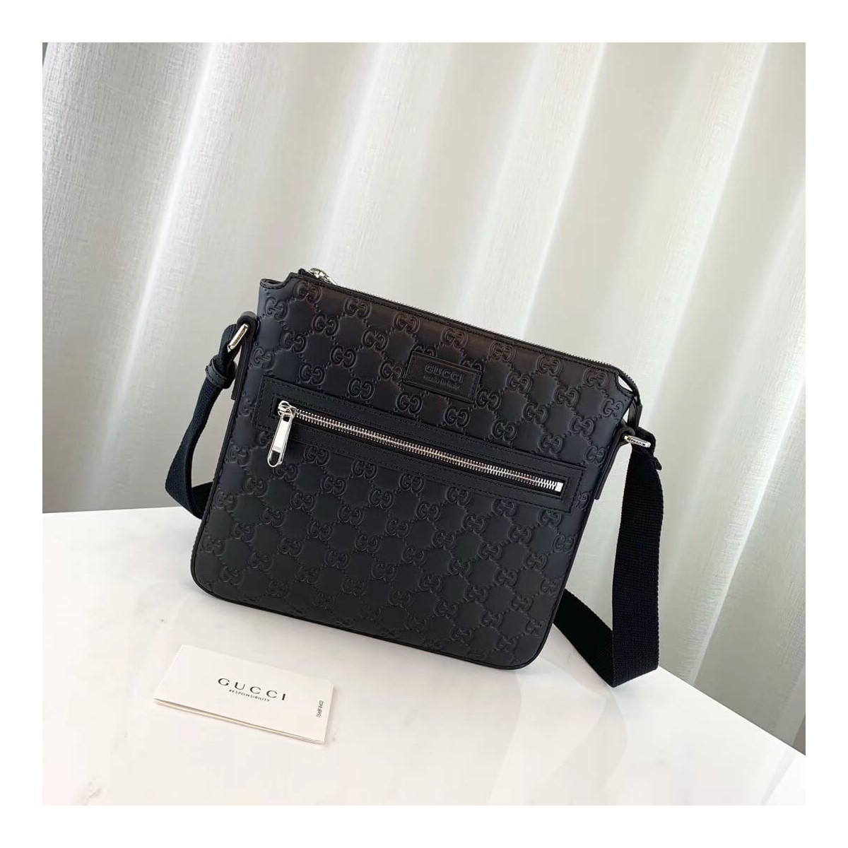 Gucci Signature Messenger 406410