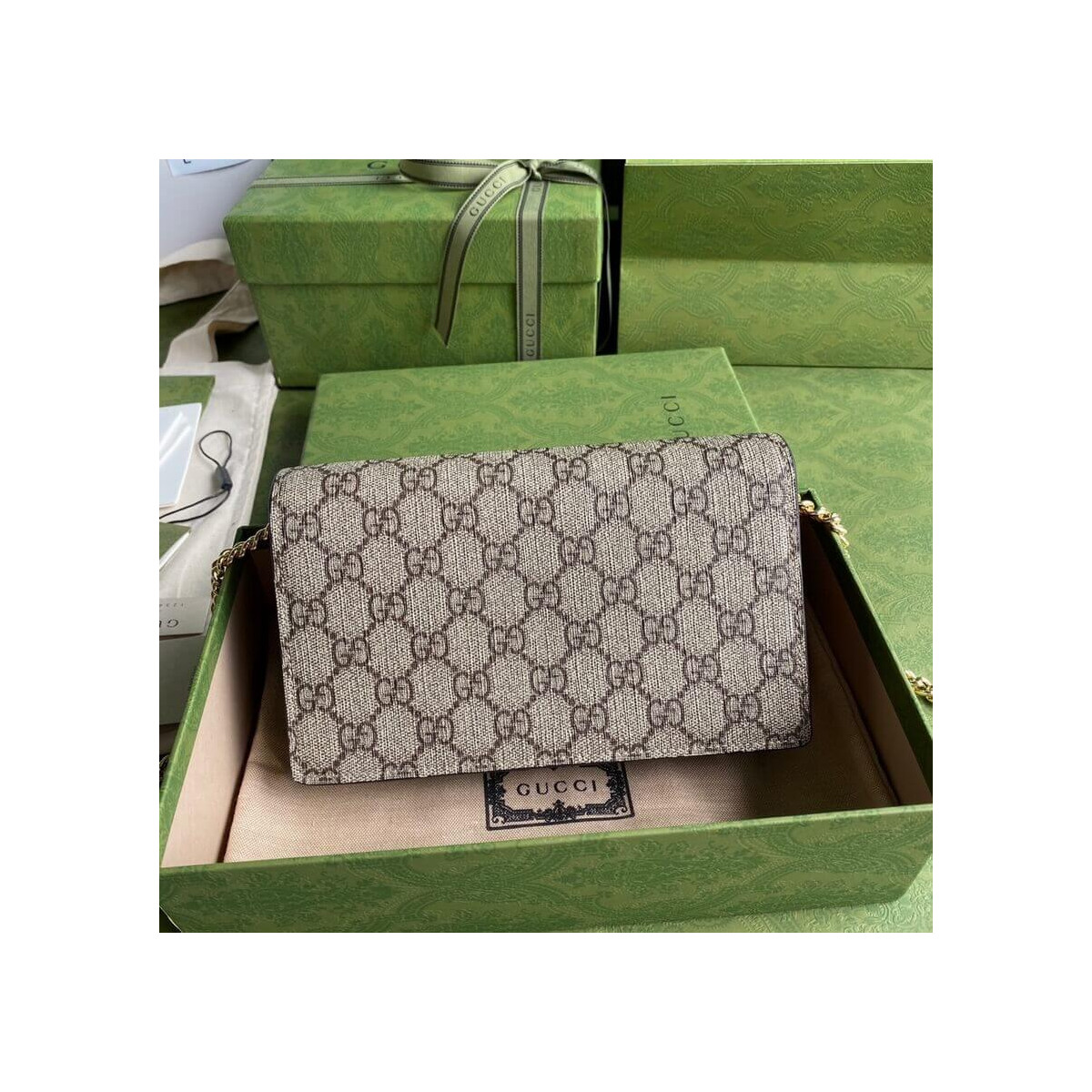 Gucci Valentine&#039;s Day Chain Card Case Wallet 648948