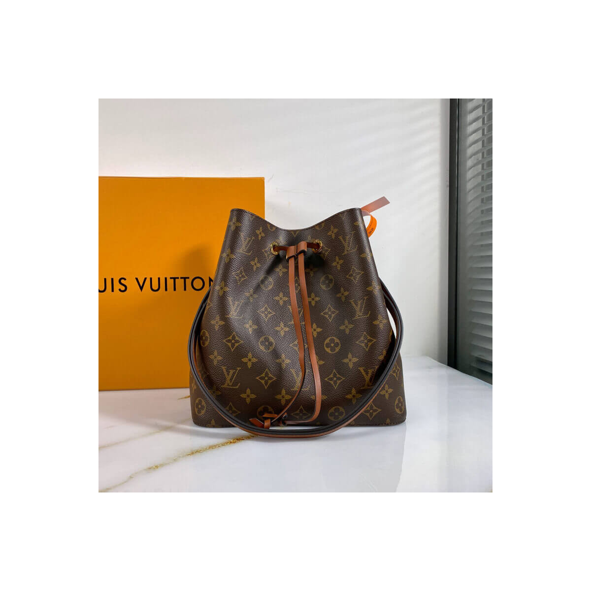 Louis Vuitton Monogram Canvas NeoNoe M44021