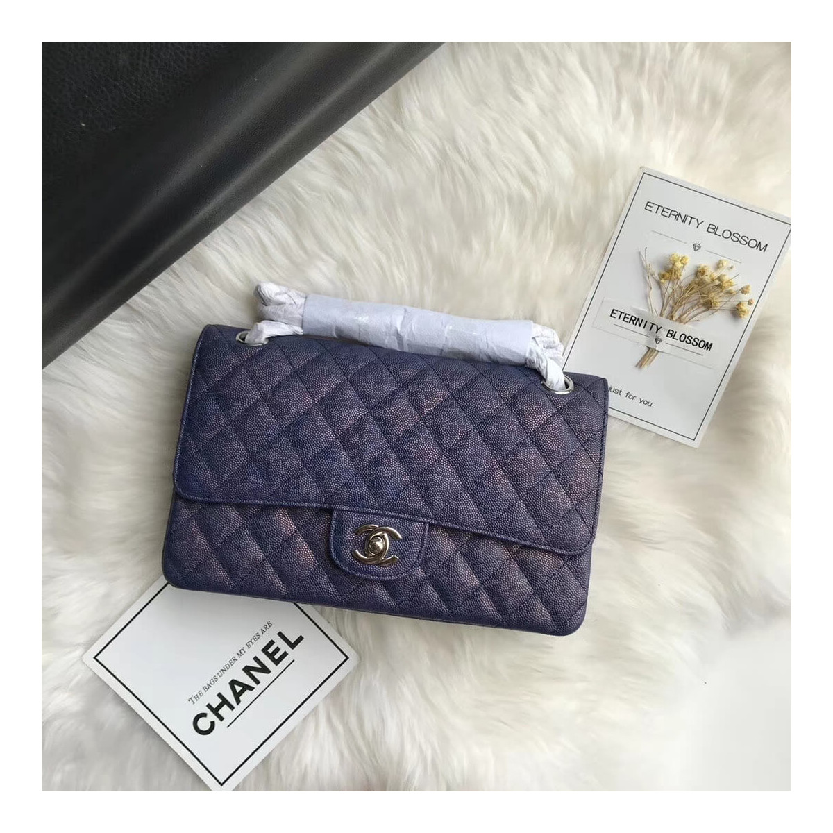 Chanel Caviar Calfskin Classic Flap Bag A01112