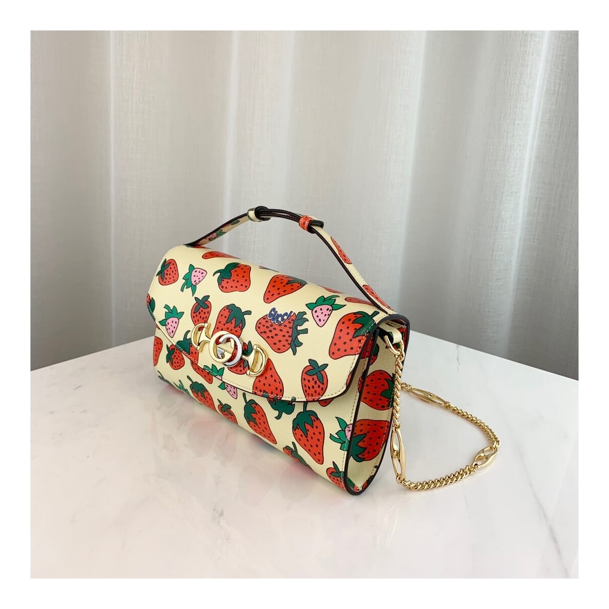 Gucci Zumi Strawberry Print Small Shoulder Bag 572375