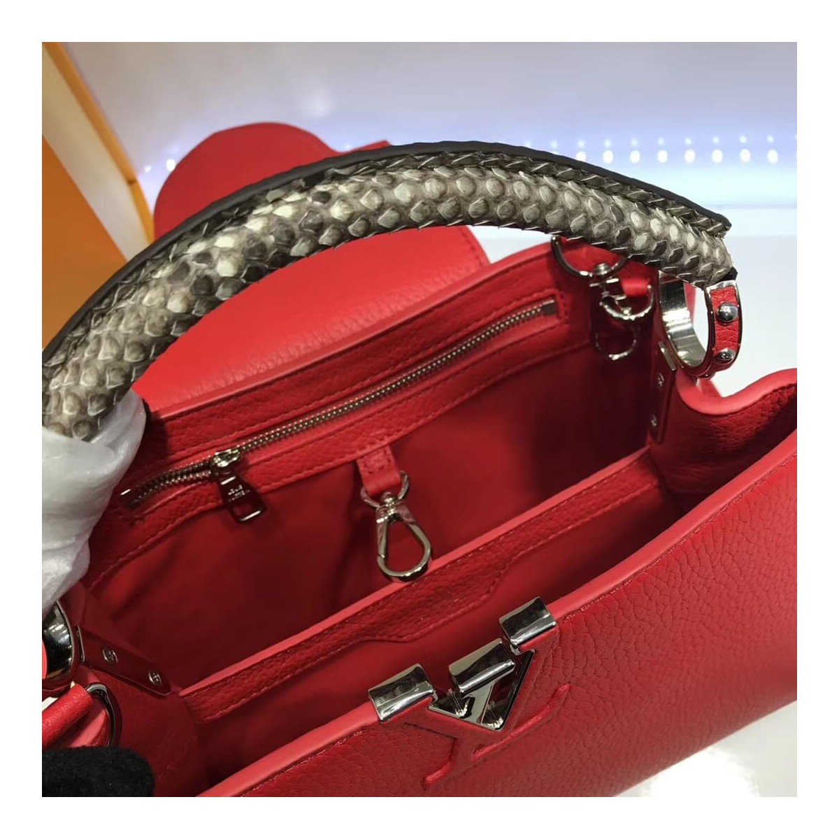 Louis Vuitton Taurillon Leather And Python Capucines BB N92039