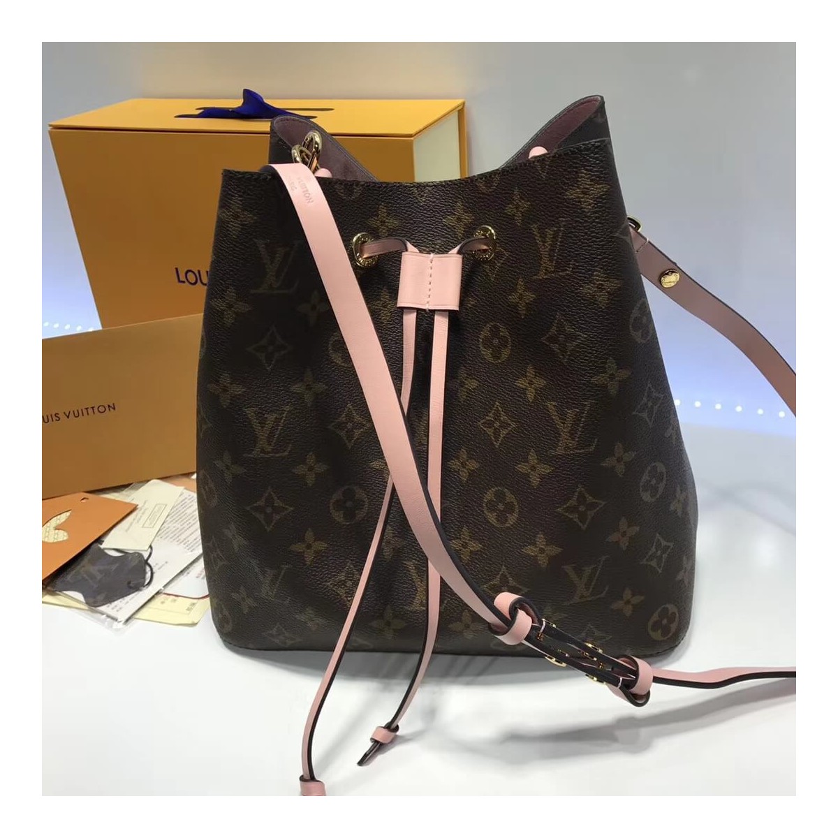 Louis Vuitton Monogram Canvas NeoNoe M44021