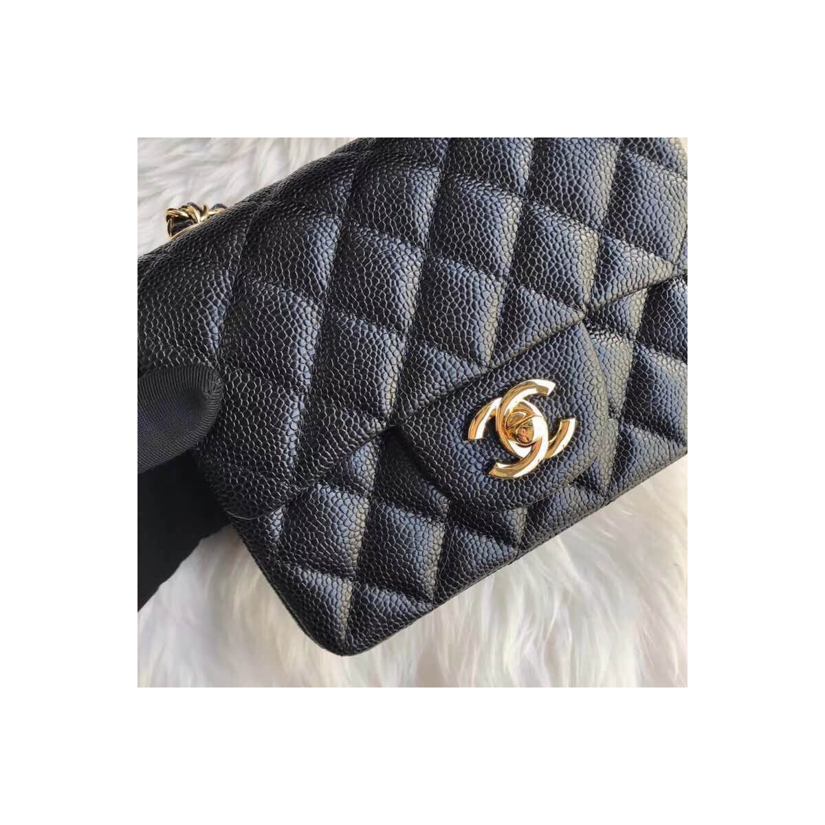 Chanel Caviar Leathe 17cm Classic Flap Bag 1115