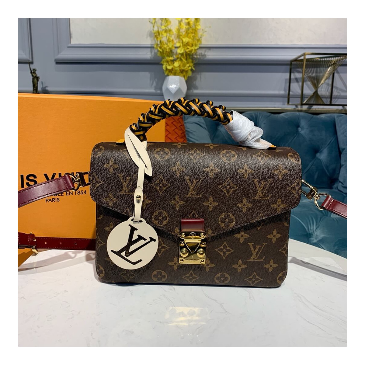 Louis Vuitton Monogram Canvas Pochette Metis M44668