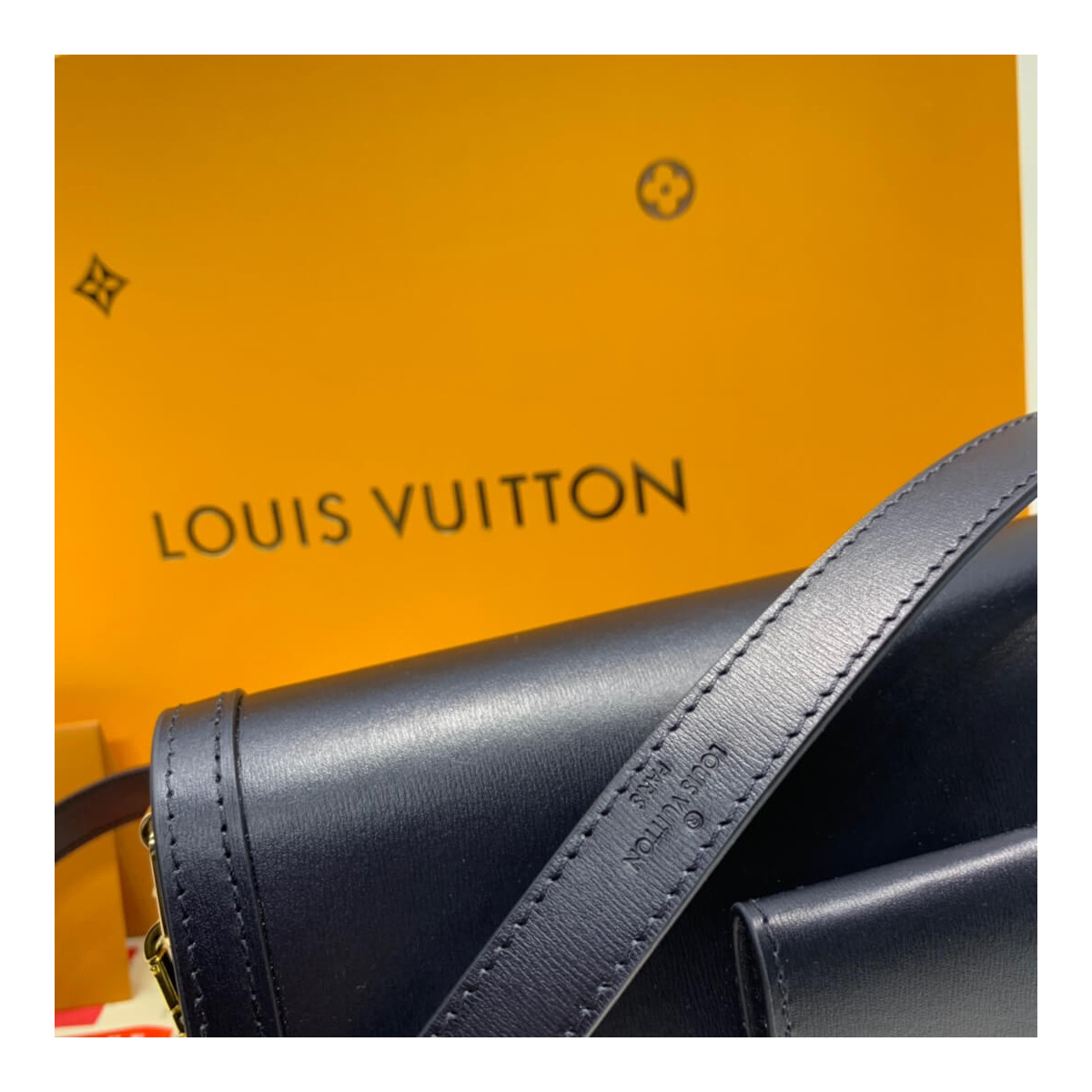 Louis Vuitton Smooth Calfskin Leather Dauphine MM M55735 M55821