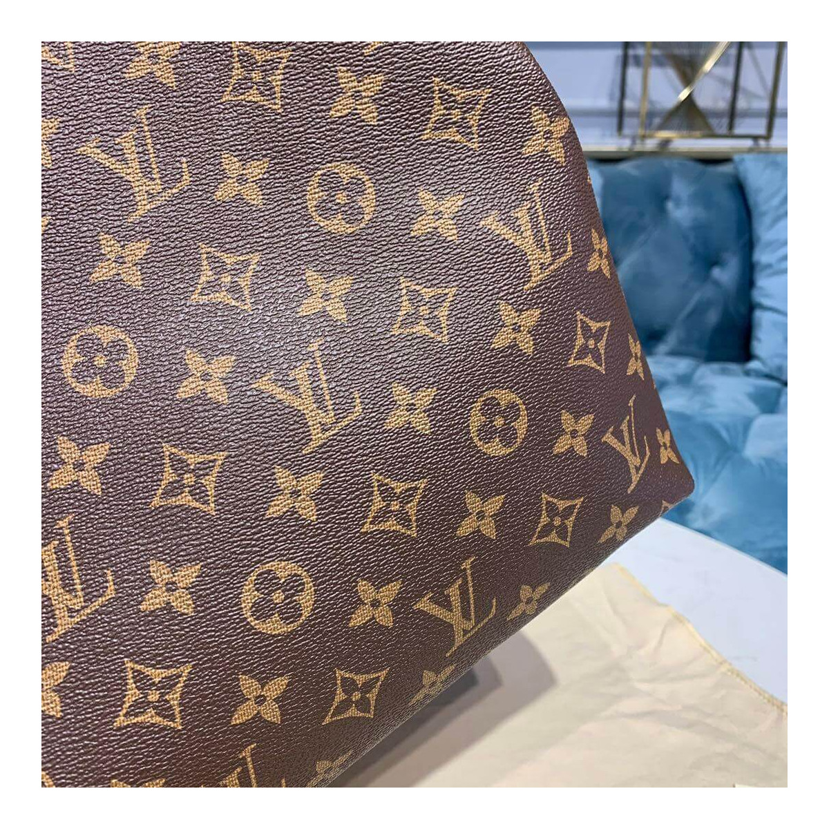 Louis Vuitton Monogram Canvas Graceful MM M43704