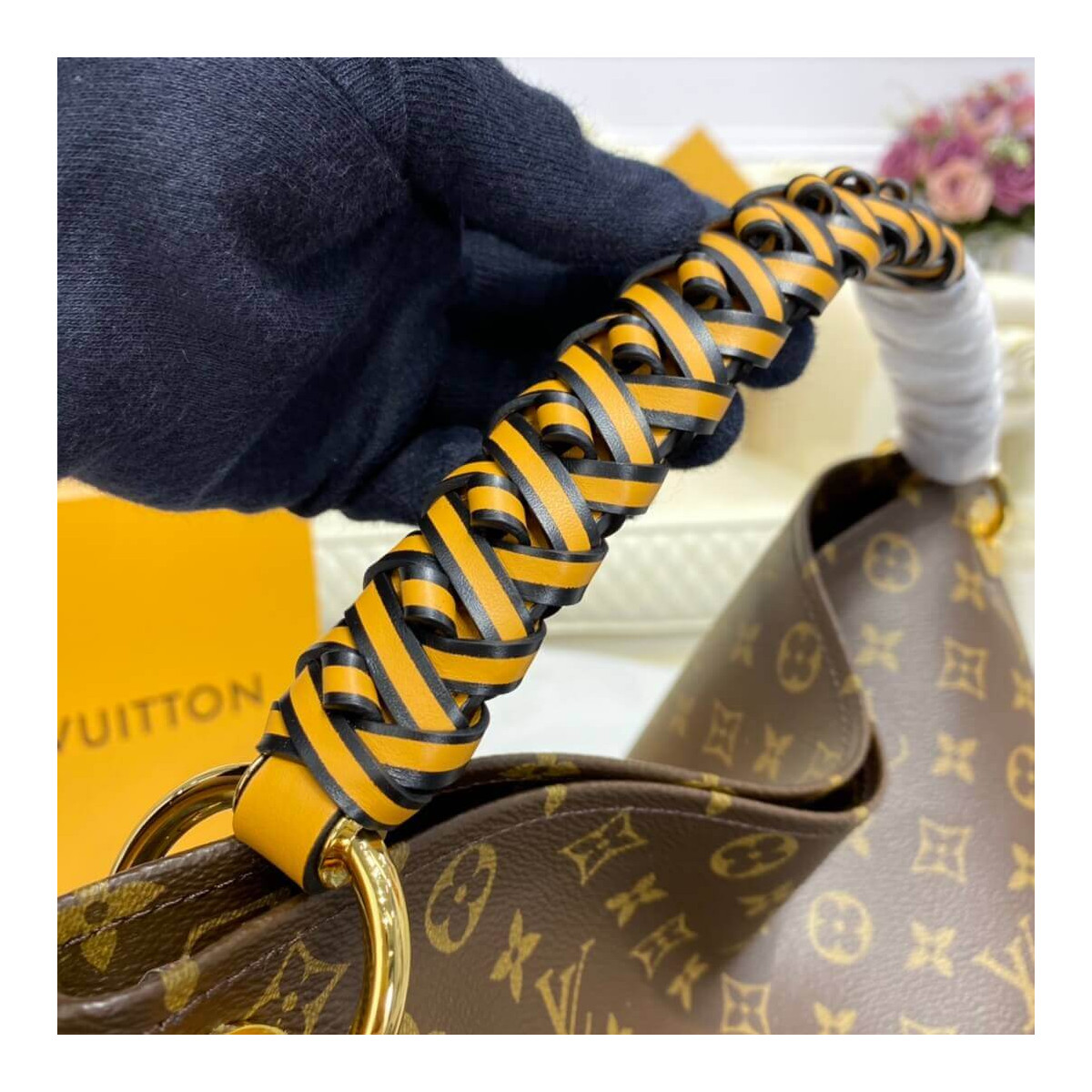 Louis Vuitton Monogram Canvas Artsy MM M43994