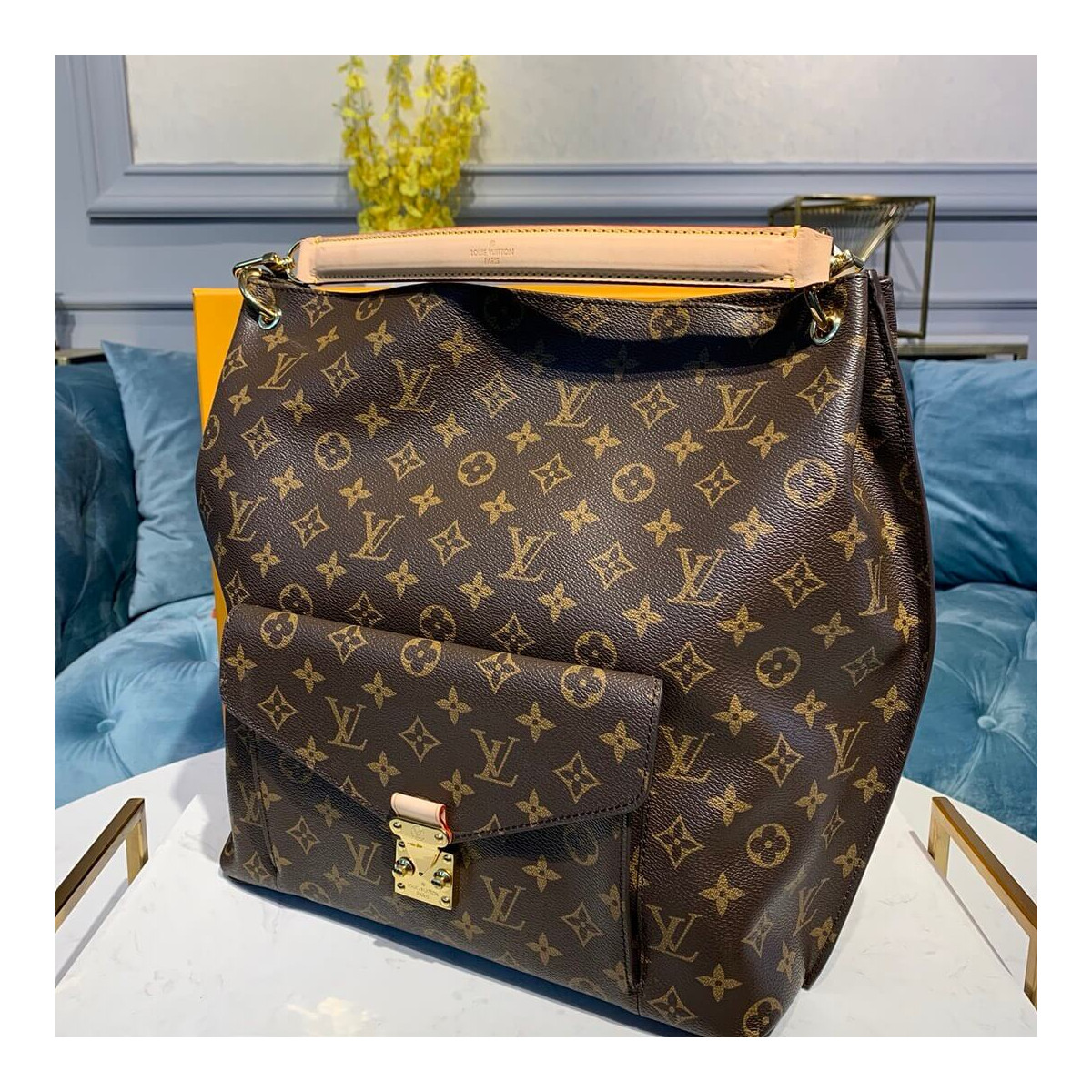 Louis Vuitton Monogram Canvas Metis M40781