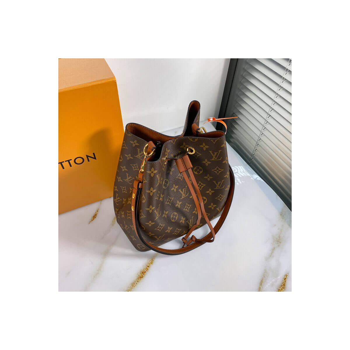 Louis Vuitton Monogram Canvas NeoNoe M44021