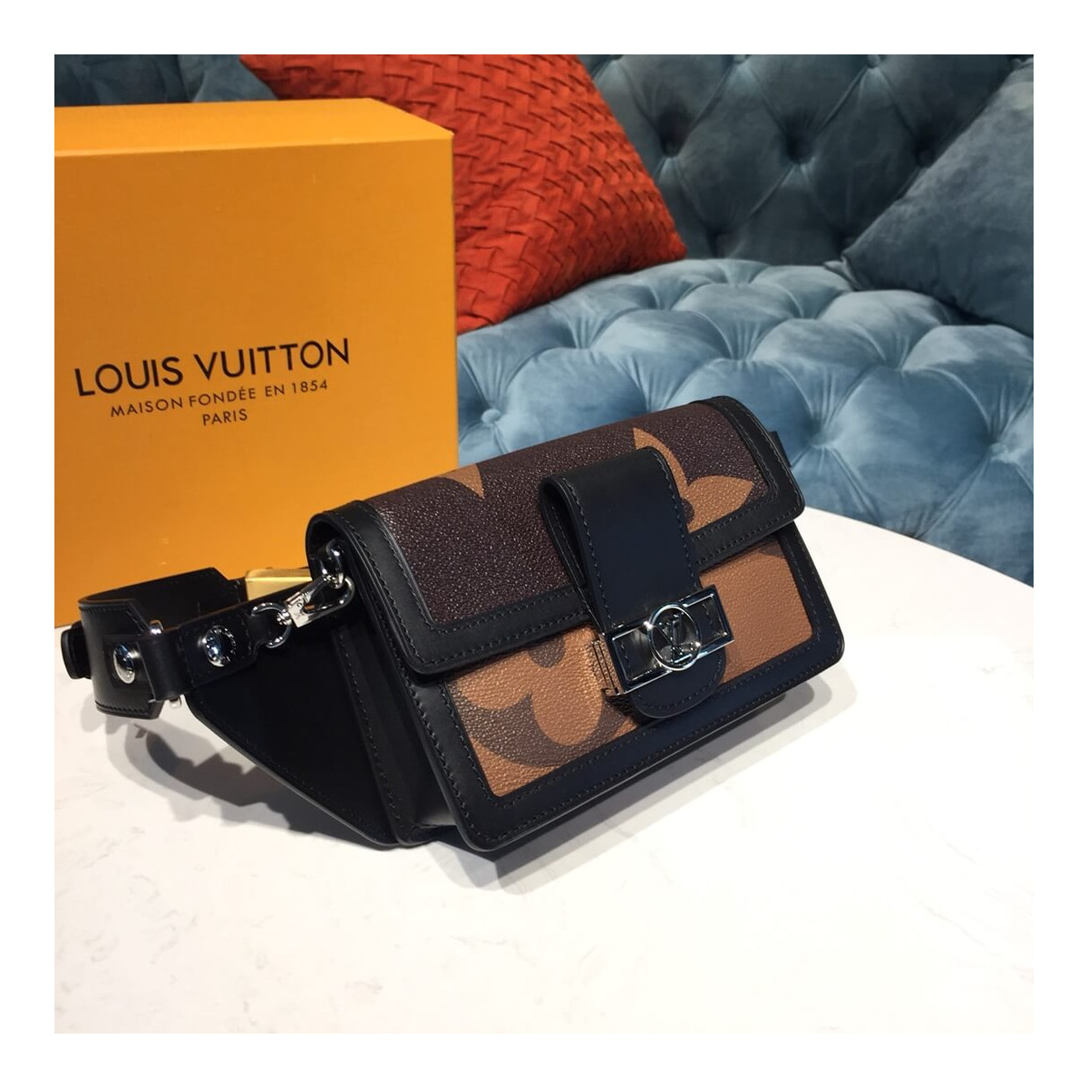 Louis Vuitton Bumbag Dauphine M67696