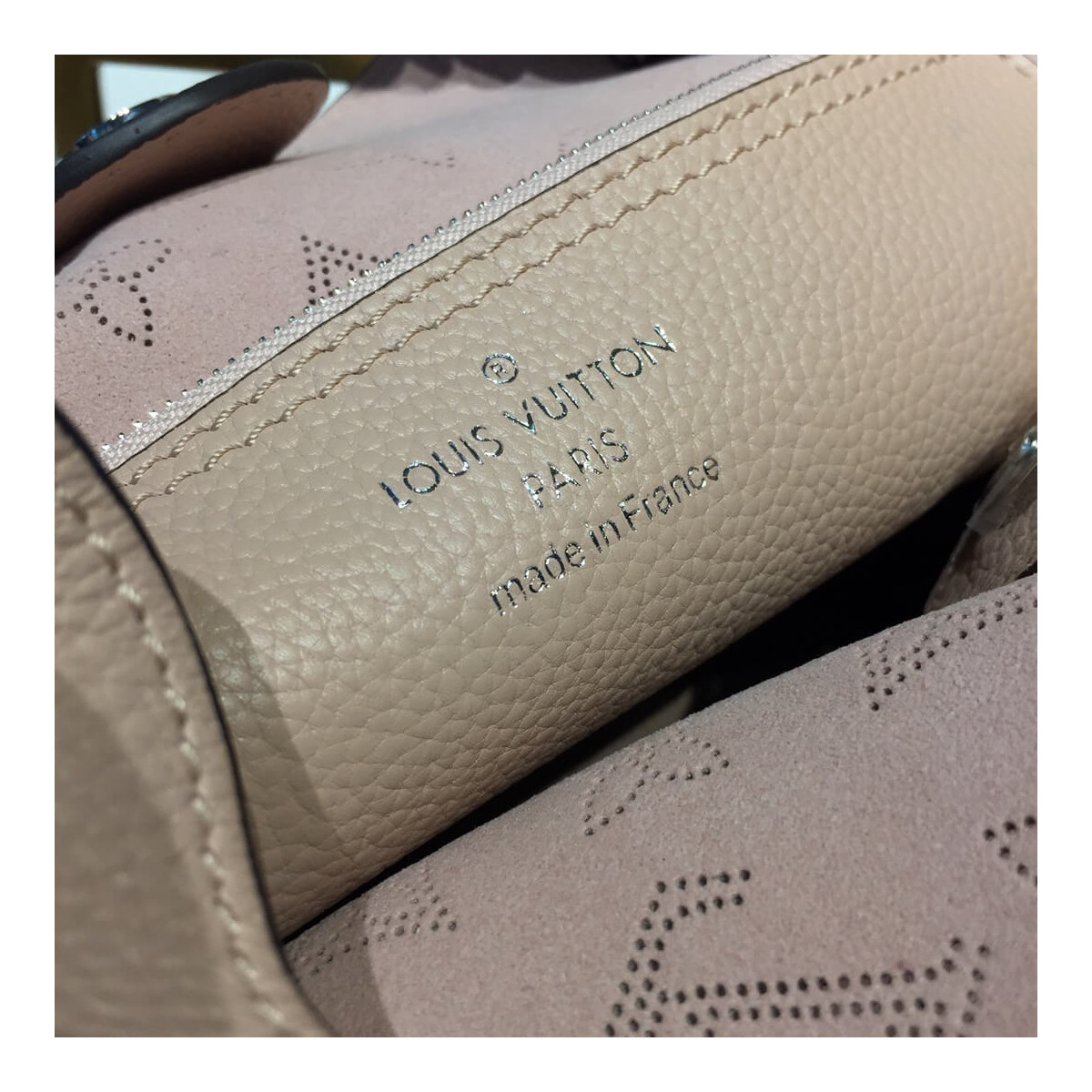 Louis Vuitton Carmel M53188 M52950