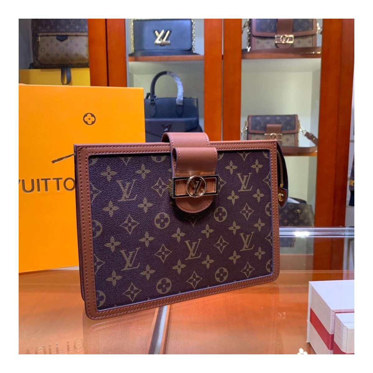 Louis Vuitton Pochette Dauphine M69184