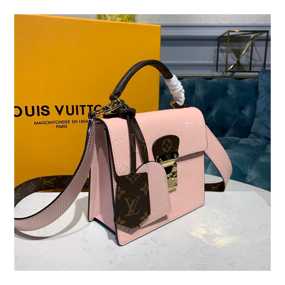 Louis Vuitton Spring Street Handbag M90376