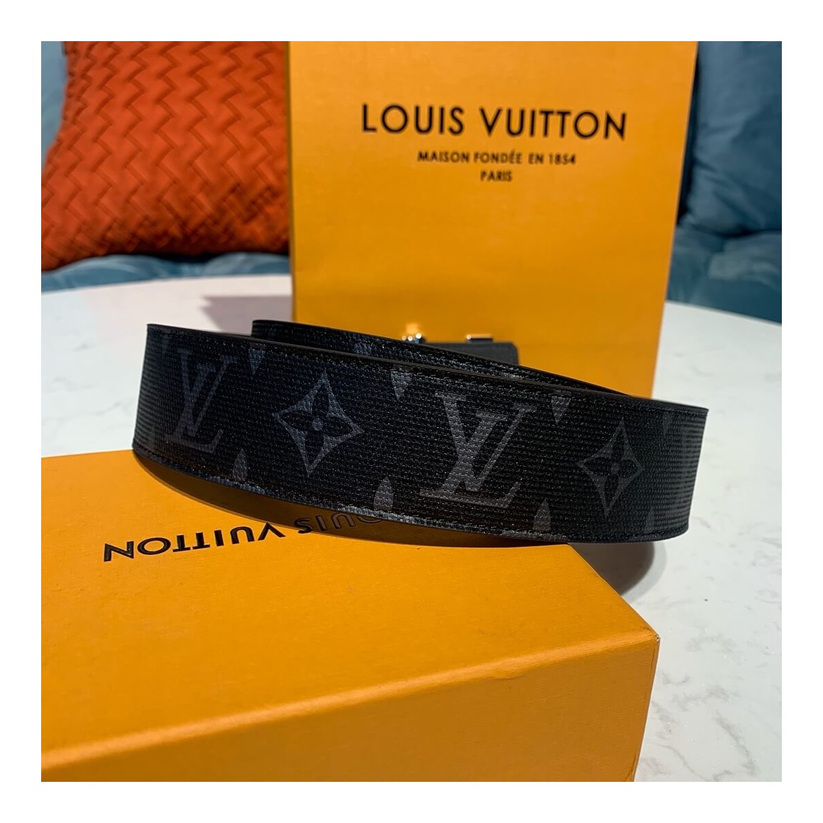 Louis Vuitton Monogram Eclipse LV Initiales 40mm Reversible M9043U