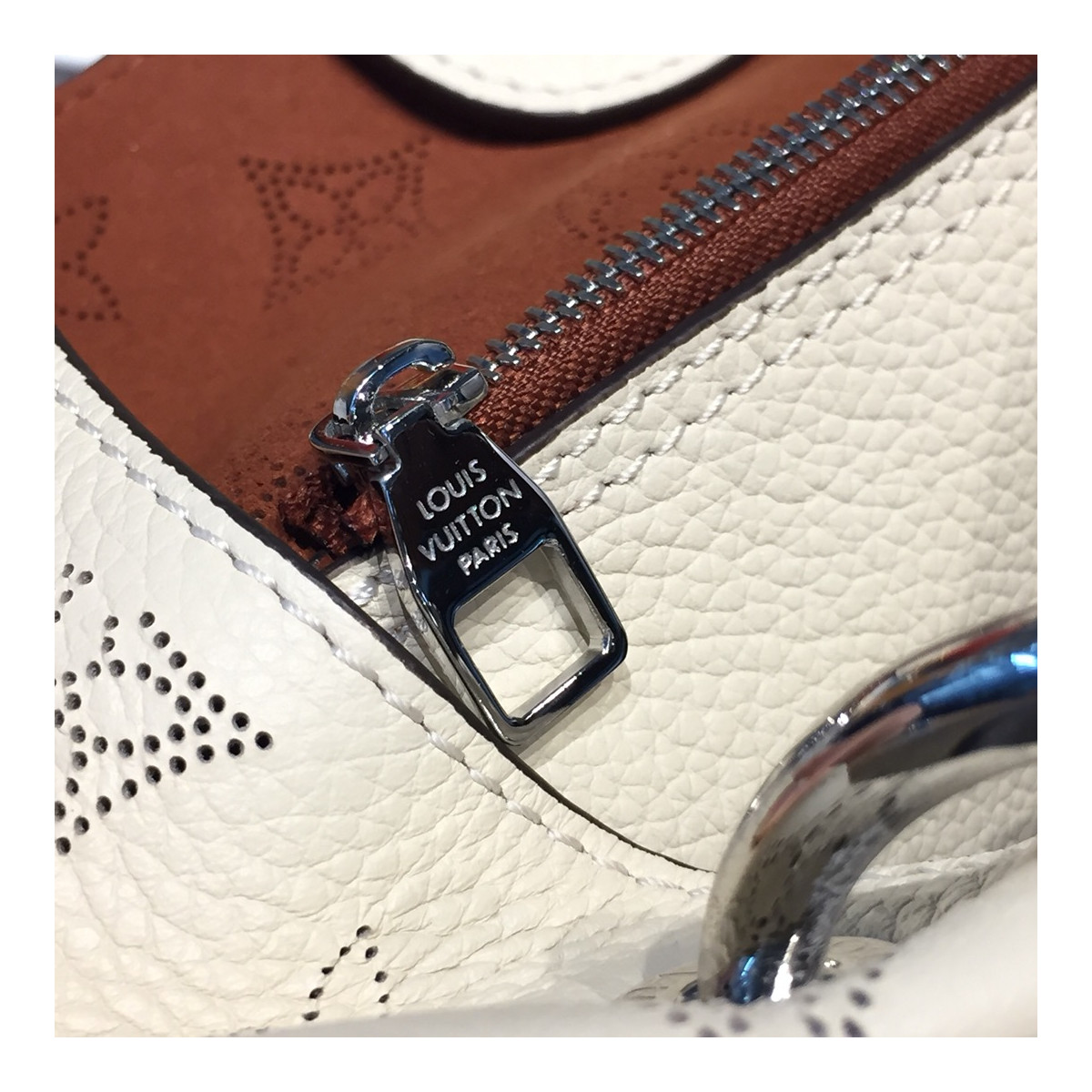 Louis Vuitton Carmel M53188 M52950