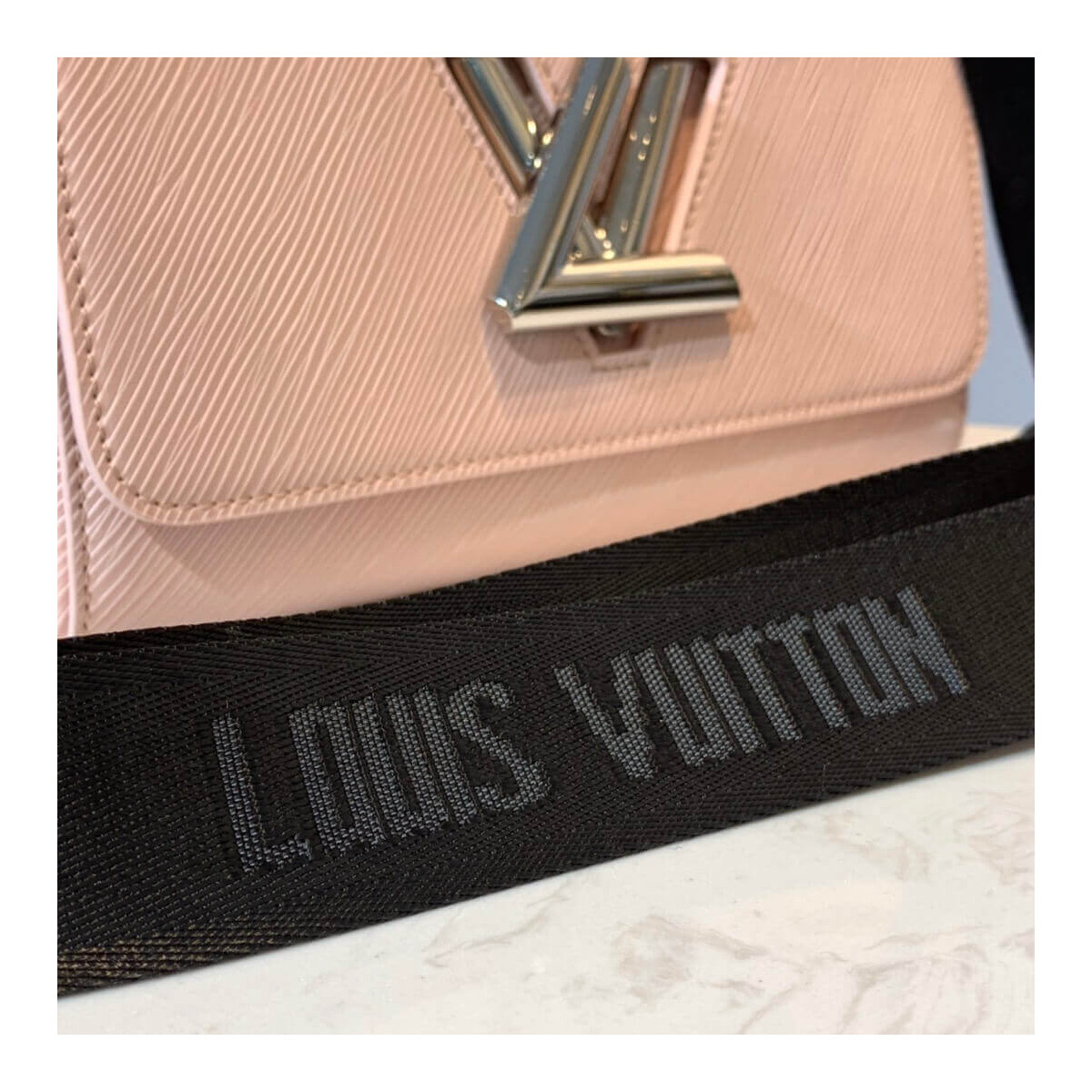 Louis Vuitton Twist MM M56628