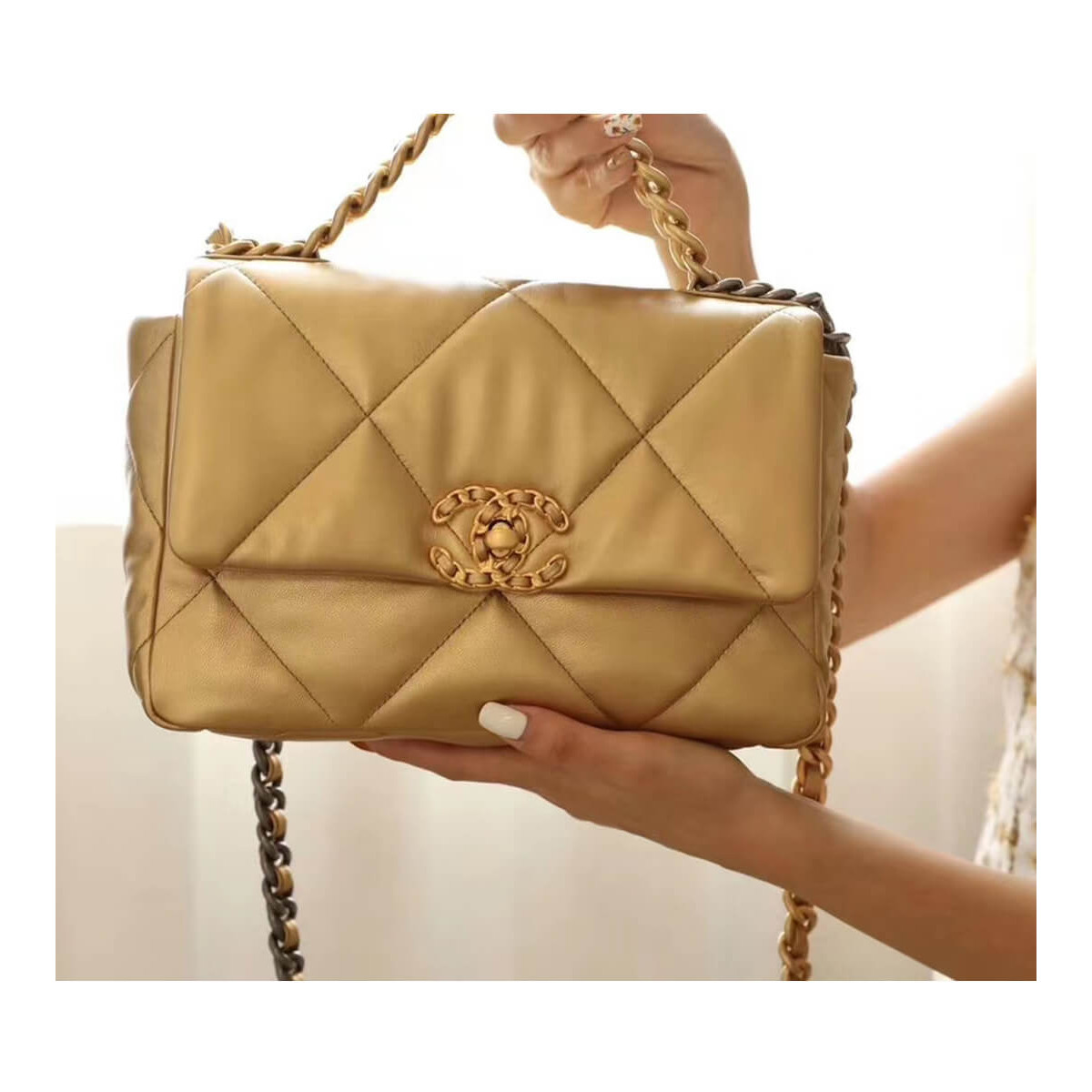 Chanel 19 Flap Bag AS1160 Gold