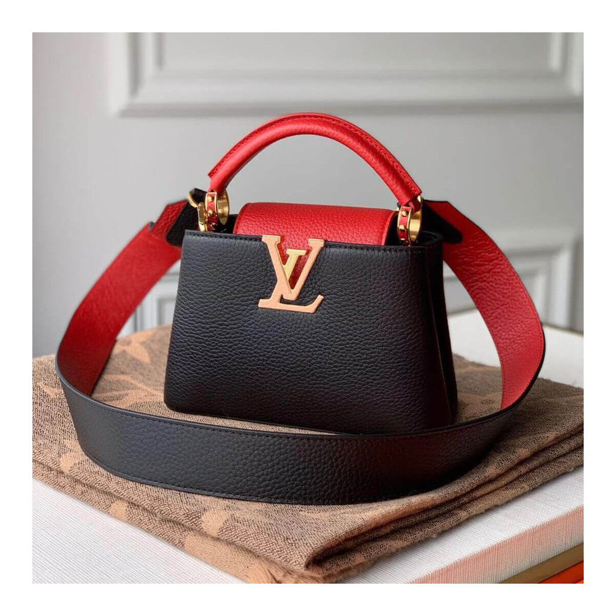 Louis Vuitton Capucines Mini M56071 Black/Red