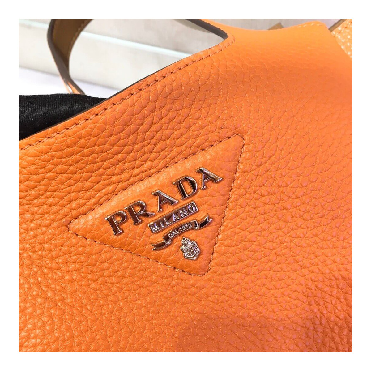 Prada Leather Handbag 1BG335