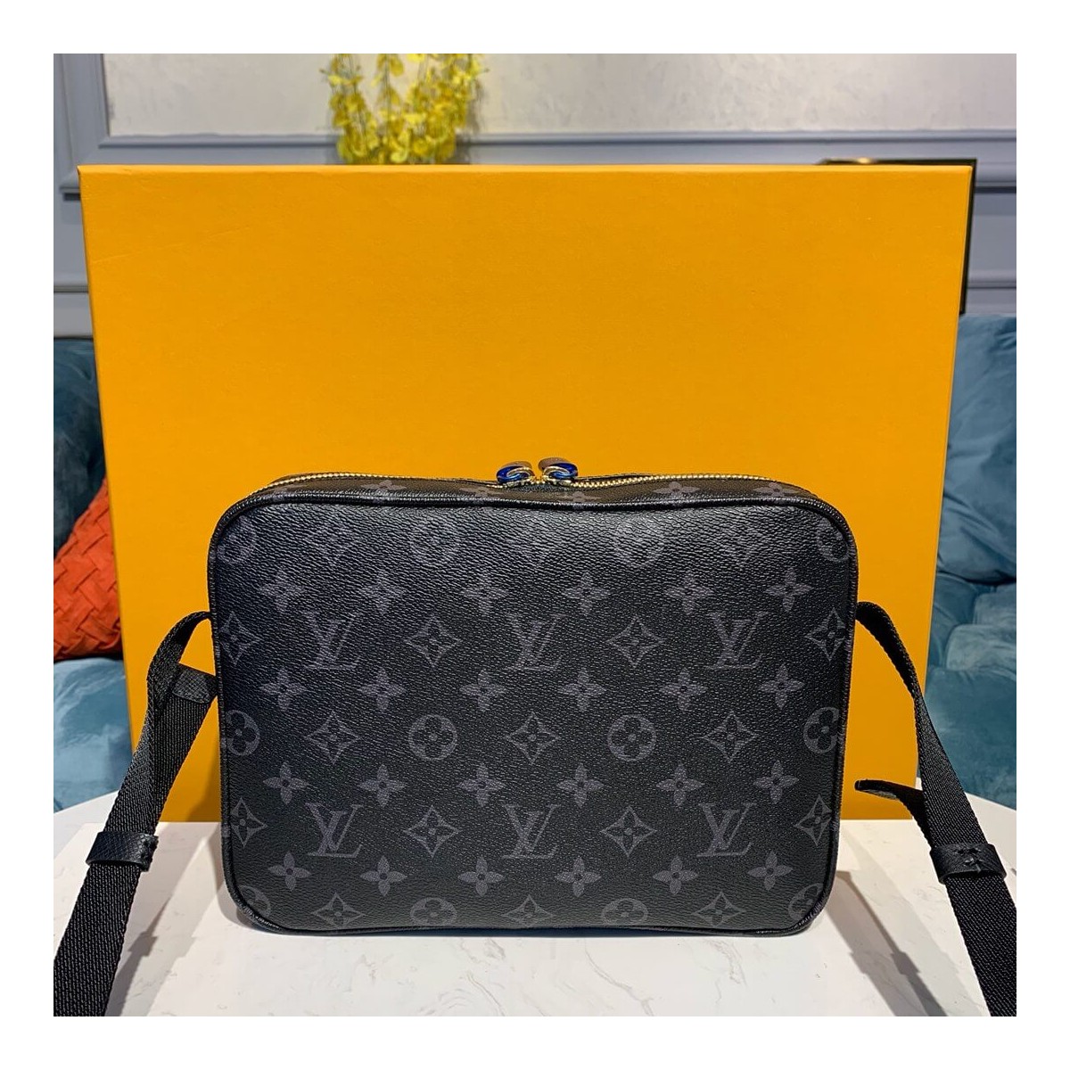 Louis Vuitton Monogram Messenger PM M43843