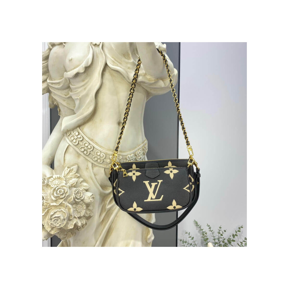 Louis Vuitton Bicolor Multi Pochette Accessoires M45777