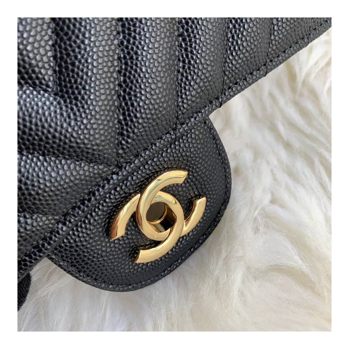 Chanel Chevron Caviar Leathe 20cm Classic Flap Bag 1116