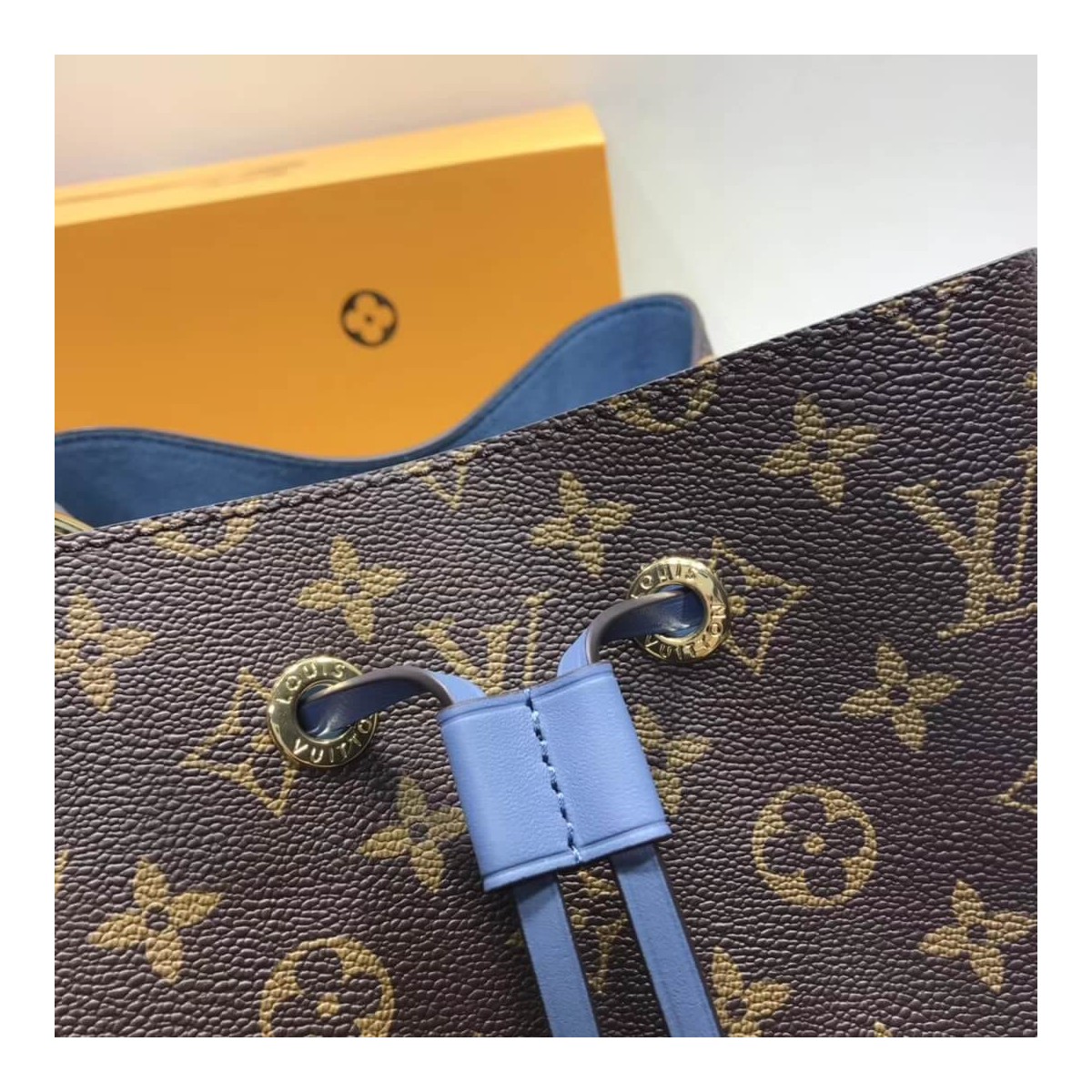 Louis Vuitton Monogram Canvas NeoNoe M44021