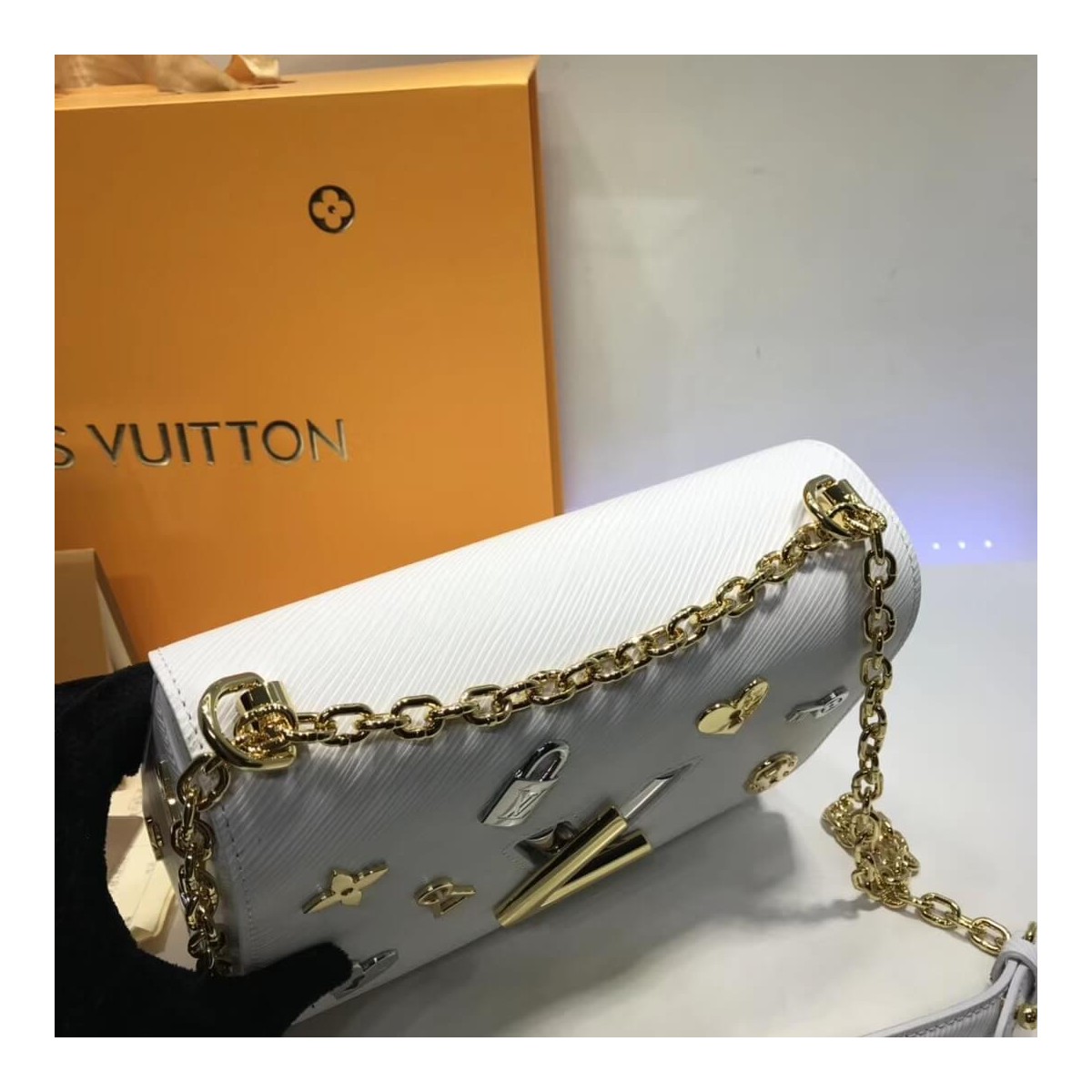 Louis Vuitton Epi Leather Twist MM M52891