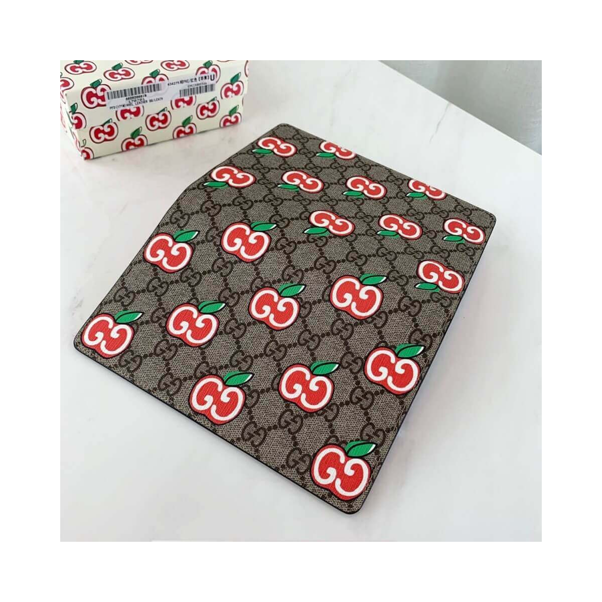 Gucci GG Apple Print Chain Card Case Wallet 634275