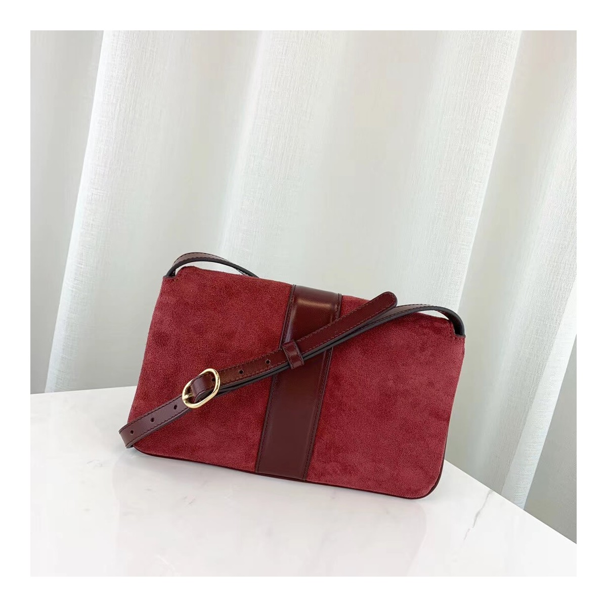 Gucci Suede Arli Small Shoulder Bag 550129