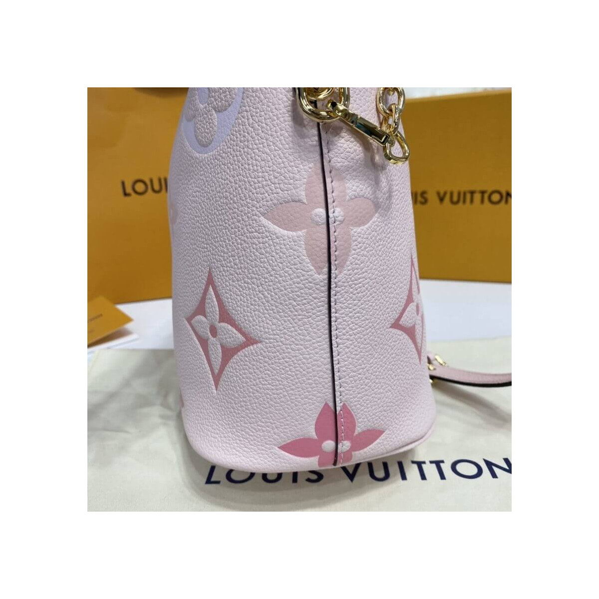 Louis Vuitton Marshmallow Hobo Bag M45697 M45698