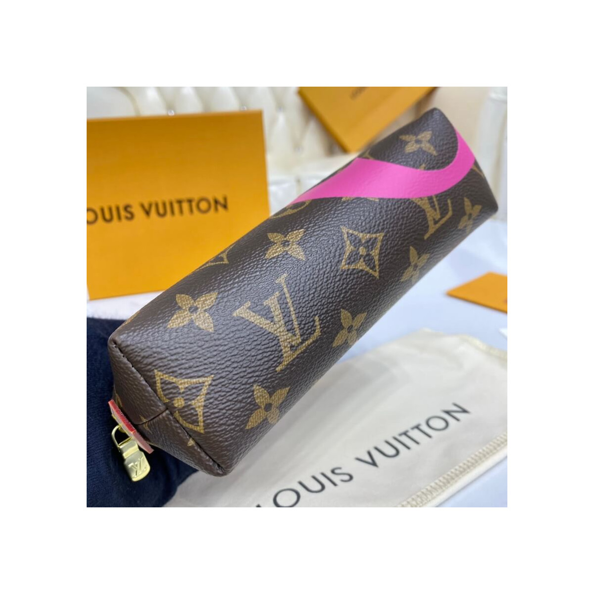 Louis Vuitton Game On Pochette Cosmetique M80283