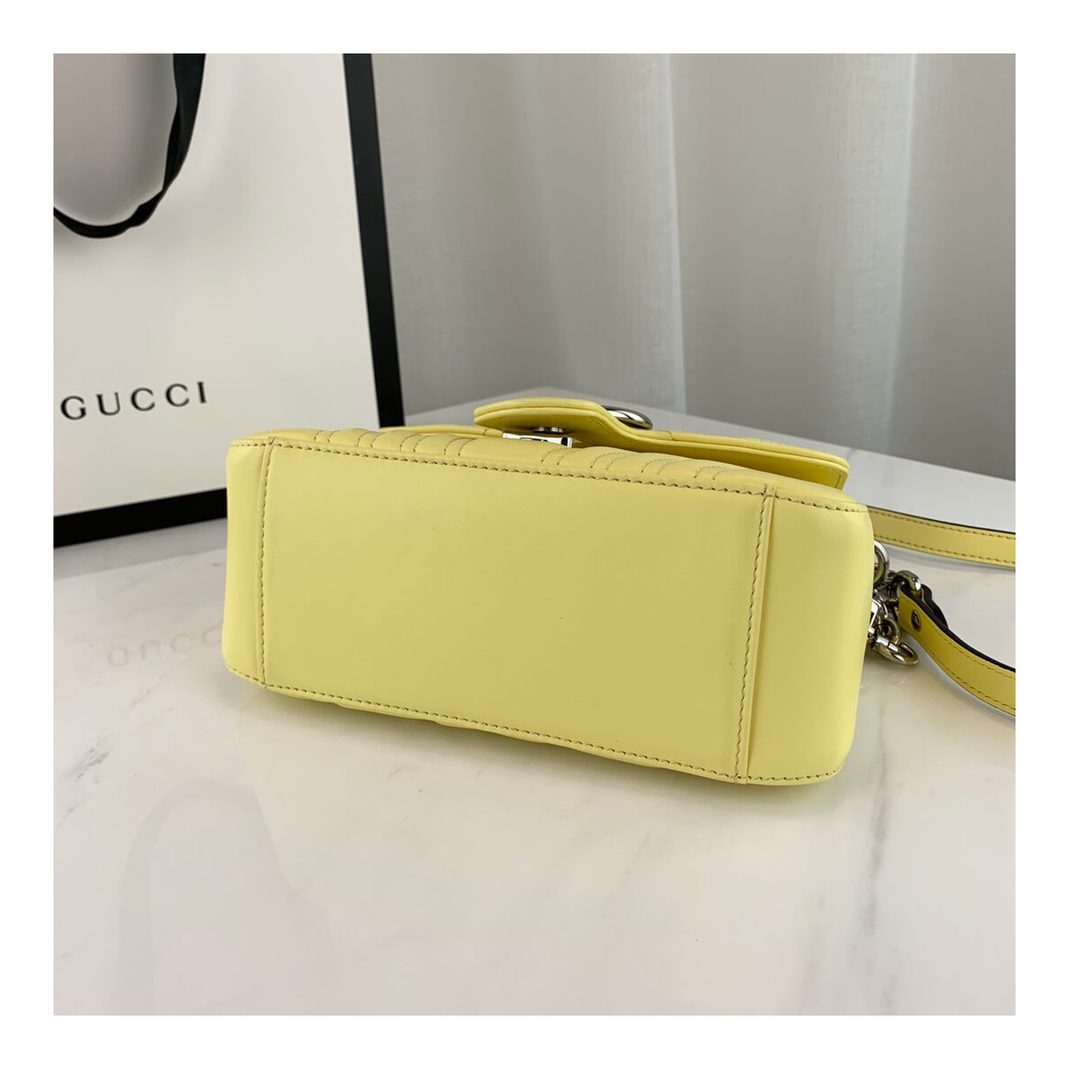 Gucci GG Marmont Top Handle Bag 22cm 547260