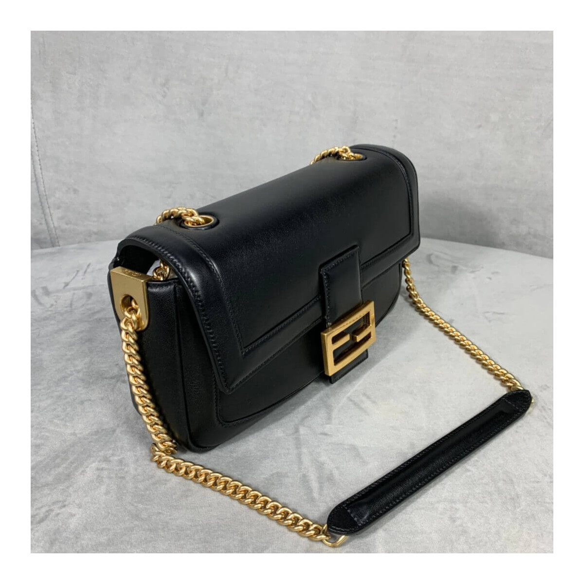 Fendi Baguette Chain Bag In Nappa Leather 8BR783