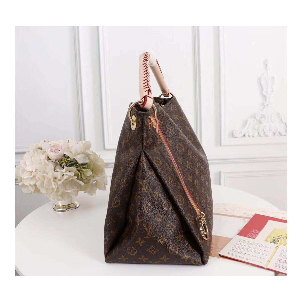 Louis Vuitton Monogram Canvas Artsy MM M40249