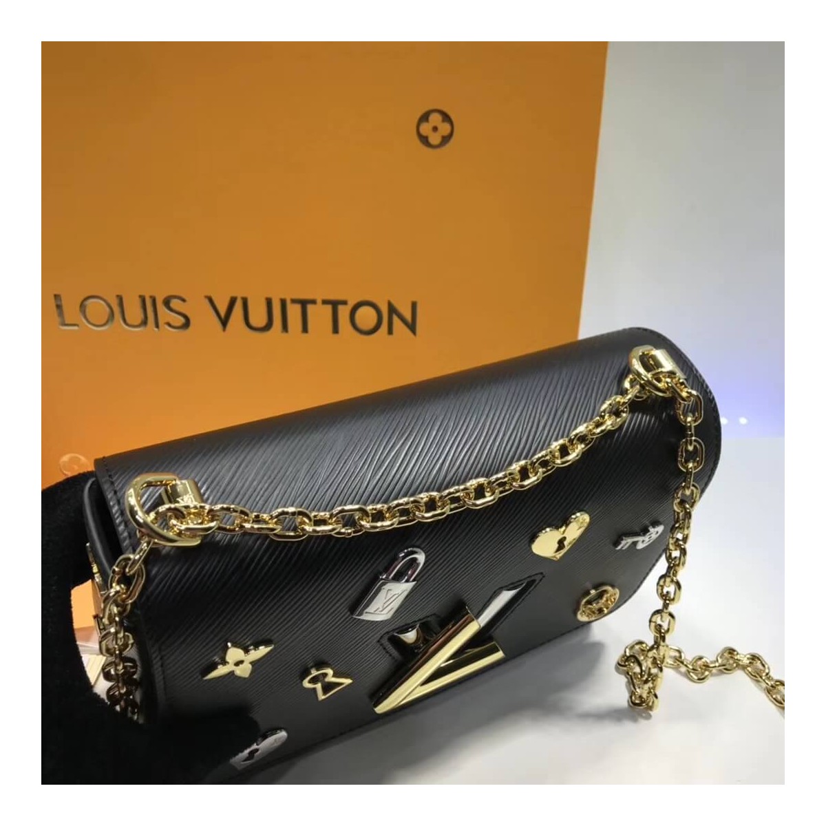 Louis Vuitton Epi Leather Twist MM M52891