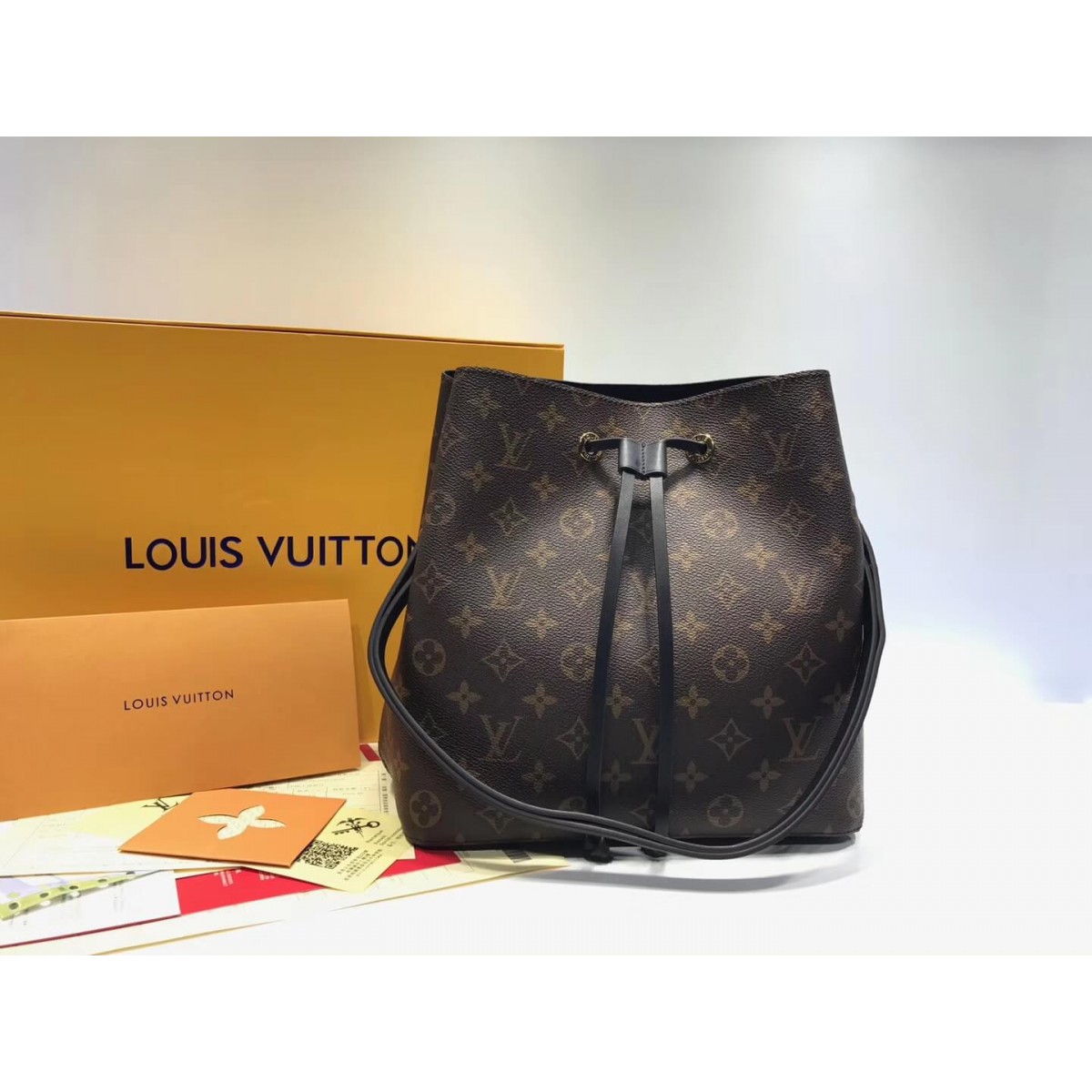 Louis Vuitton Monogram Canvas NeoNoe M44021